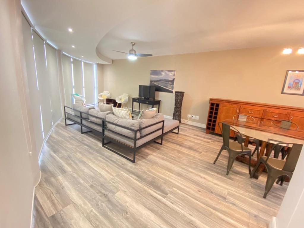 Loddey'S Self Catering Apartments - By Beach Collection Странд Экстерьер фото