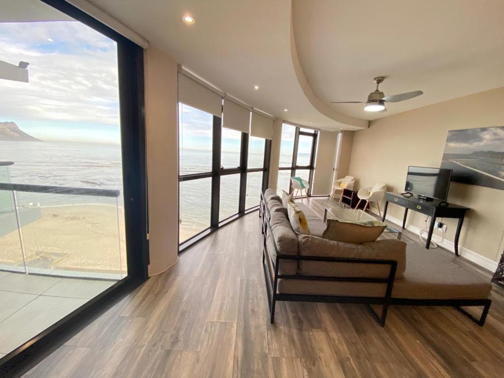 Loddey'S Self Catering Apartments - By Beach Collection Странд Экстерьер фото